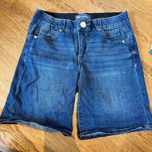 Democracy denim shorts ab-solution size 6